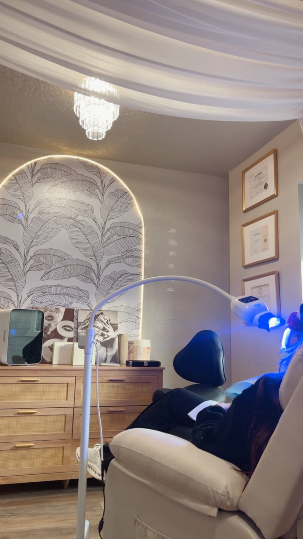 24kt LUXE Whitening Session 90-Minute Session